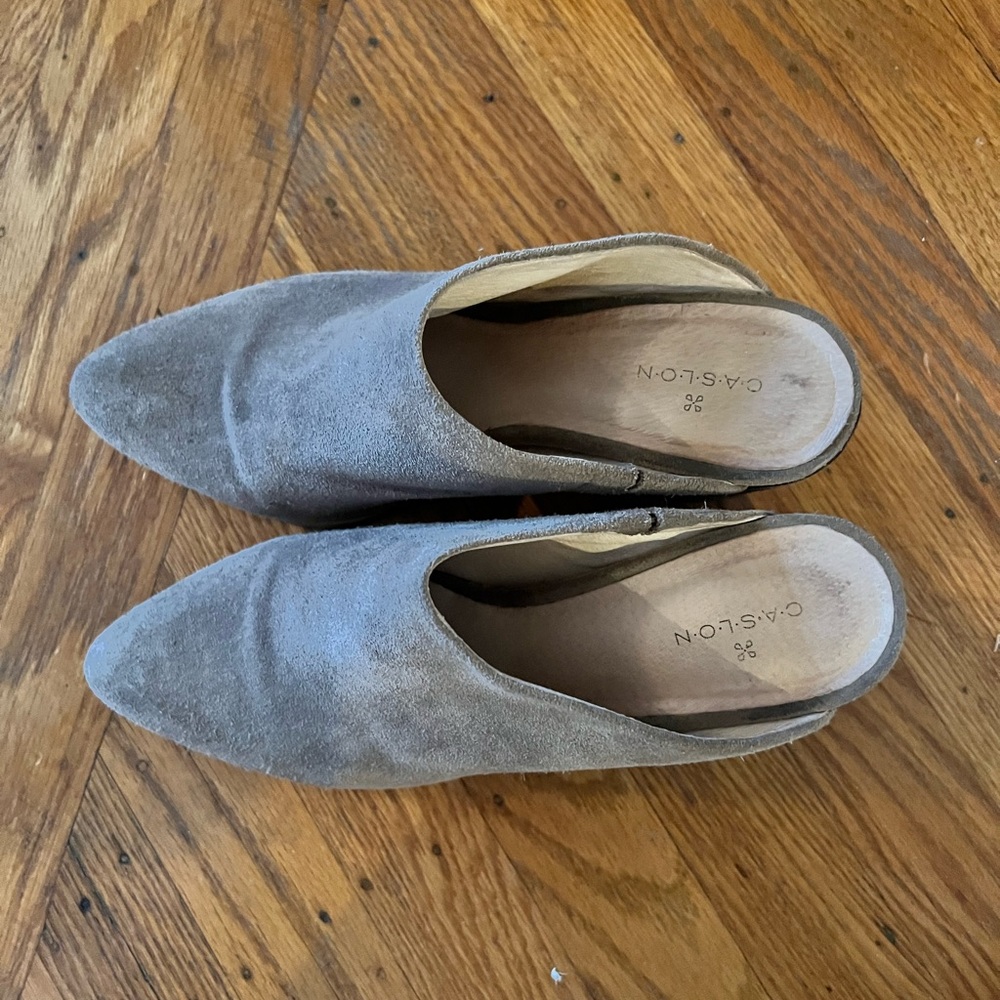 Caslon Slide, Size 8.5, Gray